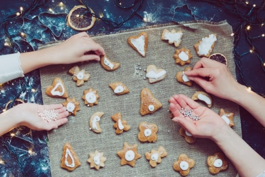 decorazione di biscotti di pan di zenzero