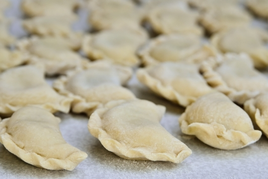 Pierogi in preparazione